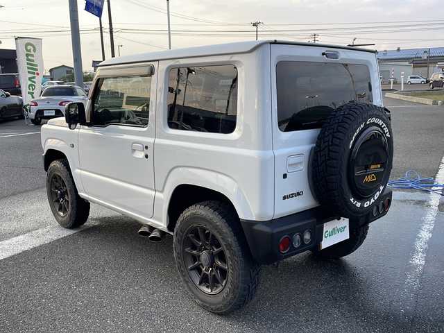 スズキ ジムニー XL 新潟県 2018(平30)年 2.4万km スペリアホワイト 4WD/5速MT/社外SDナビ/(AVN-D9)/(フルセグTV/Bluetooth/CD/DVD/USB)/バックカメラ/横滑り防止装置/盗難防止装置/ダウンヒルアシストコントロール/Ｄ＋Ｎ席シートヒーター/ETC/前方ドライブレコーダー/ラダー/社外マフラー(純正マフラー車載)/社外サイドマーカー/チューンアップトゥイーター/スペアキー1本