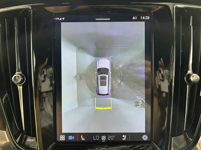 ボルボ Ｖ６０ アルティメット B4 佐賀県 2022(令4)年 1.4万km クリスタルホワイトP 純正9インチディスプレイオーディオ/AppleCarPlay/AndroidAuto/Bluetooth/全周囲カメラ/前後ドライブレコーダー/レーダークルーズコントロール/ヘッドアップディスプレイ/ロードサインアシスト/レーンアシスト/衝突被害軽減システム/運転席・助手席パワーシート/運転席・助手席シートベンチレーション/全座席シートヒーター/ステアリングヒーター/パワーバックドア/LEDヘッドライト/オートマチックハイビーム/フォグライト