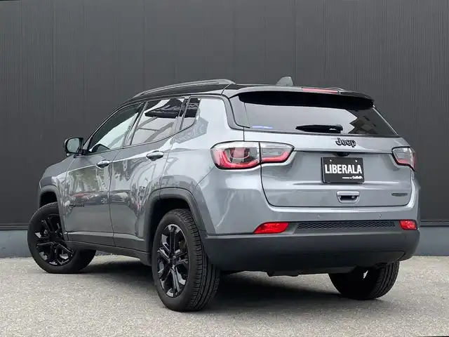 クライスラー・ジープ ジープ コンパス ナイトイーグル 栃木県 2023(令5)年 0.8万km グレー ACC/AppleCarPlay/レーンキープ/ブラインドスポット/バックカメラ/純正ナビ/フルセグ /ハーフレザー/ETC/LED/純正18インチAW/社外ドラレコ前後