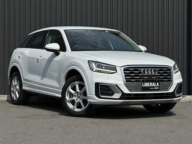 アウディ Ｑ２ ハッシュタグ アニバーサリーリミテッド 福島県 2018(平30)年 4万km グレイシアホワイトメタリック アシスタンスパッケージ/純正ナビ(CD/DVD/BT/SD/AUX/USB)/フルセグTV/バックカメラ/バーチャルコックピット/アダプティブクルーズコントロール/ETC/前後ドライブレコーダー/パワーバックドア/ステアリングスイッチ/シートヒーター/オートホールド/純正17インチAW/純正フロアマット