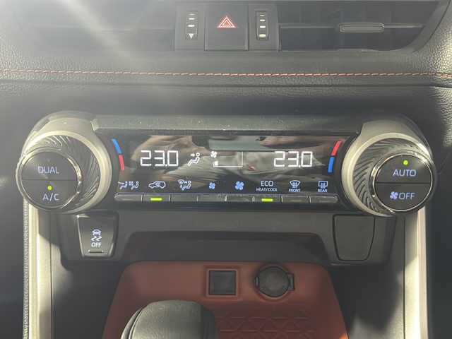 トヨタ ＲＡＶ４ アドベンチャー 福岡県 2019(令1)年 4.7万km アティチュードブラックマイカ ・Bカメラ/・純正ナビ/・パワーシート/・オートホールド/・Tーコネクト/・ドラレコ/・19インチ純正ホイール/・合皮シート/・フルセグTV/・ACC/・ETC/・CD/DVD/・Bluetooth/・LEDヘッドライト/・オートライト/・オートホールド/・プッシュスタート/・スマートキー/・スペアキー1本