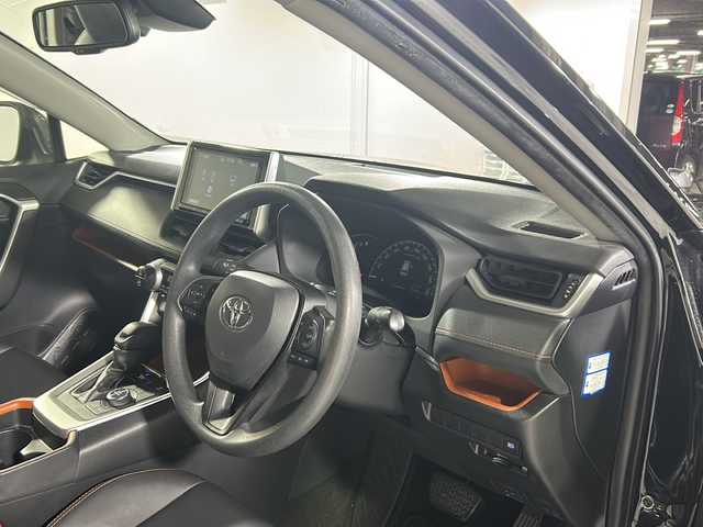 トヨタ ＲＡＶ４ アドベンチャー 福岡県 2019(令1)年 4.7万km アティチュードブラックマイカ ・Bカメラ/・純正ナビ/・パワーシート/・オートホールド/・Tーコネクト/・ドラレコ/・19インチ純正ホイール/・合皮シート/・フルセグTV/・ACC/・ETC/・CD/DVD/・Bluetooth/・LEDヘッドライト/・オートライト/・オートホールド/・プッシュスタート/・スマートキー/・スペアキー1本