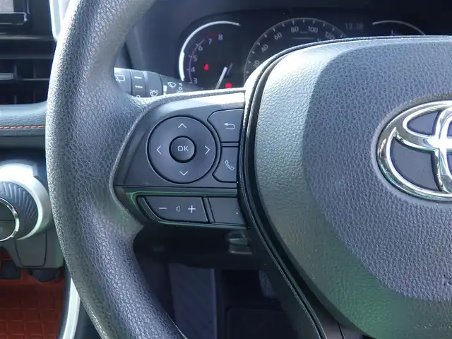 トヨタ ＲＡＶ４ アドベンチャー 千葉県 2019(令1)年 4.7万km アティチュードブラックマイカ 235/55R19/Toyota Safety Sense/・プリクラッシュセーフティ/・レーンディパーチャーアラート/・オートハイビーム/・レーダークルーズコントロール/9インチ純正SDナビ/地デジTV/【DVD/CD再生機能　Bluetooth接続】/バックカメラ/ドライブレコーダー/運転席パワーシート/ETC/LEDヘッドライト/フォグライト/ウインカーミラー/純正19インチアルミホイル/サイド/カーテンエアバッグ/スマートキー