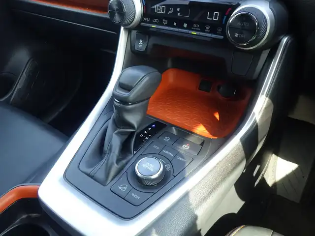 トヨタ ＲＡＶ４ アドベンチャー 千葉県 2019(令1)年 4.7万km アティチュードブラックマイカ 235/55R19/Toyota Safety Sense/・プリクラッシュセーフティ/・レーンディパーチャーアラート/・オートハイビーム/・レーダークルーズコントロール/9インチ純正SDナビ/地デジTV/【DVD/CD再生機能　Bluetooth接続】/バックカメラ/ドライブレコーダー/運転席パワーシート/ETC/LEDヘッドライト/フォグライト/ウインカーミラー/純正19インチアルミホイル/サイド/カーテンエアバッグ/スマートキー