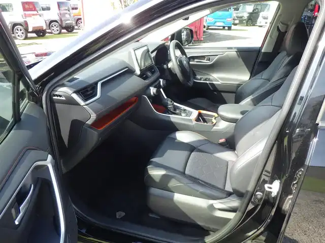 トヨタ ＲＡＶ４ アドベンチャー 千葉県 2019(令1)年 4.7万km アティチュードブラックマイカ 235/55R19/Toyota Safety Sense/・プリクラッシュセーフティ/・レーンディパーチャーアラート/・オートハイビーム/・レーダークルーズコントロール/9インチ純正SDナビ/地デジTV/【DVD/CD再生機能　Bluetooth接続】/バックカメラ/ドライブレコーダー/運転席パワーシート/ETC/LEDヘッドライト/フォグライト/ウインカーミラー/純正19インチアルミホイル/サイド/カーテンエアバッグ/スマートキー