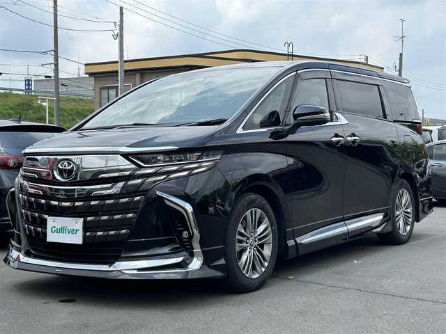 トヨタ アルファード Z 青森県 2024(令6)年 1.3万km ブラック ・4WD/・寒冷地仕様/・ムーンルーフ/・本革シート（黒）/・モデリスタエアロ/・純正9型ナビ/・純正フリップダウンモニター/・フルセグ/・全方位カメラ/・Bluetooth/・衝突軽減ブレーキ/・アダプティブクルーズコントロール/・レーンキープアシスト/・ヘッドアップディスプレイ/・ブラインドスポットモニター/・パーキングアシスト/・自動駐車システム/・ワイパーデアイサー/・横滑り防止装置/・パワーバックドア/・オットマン/・両側パワースライドドア/・オートライト/・オートマチックハイビーム/・LEDヘッドライト/・フォグランプ/・全席シートヒーター/・全席エアーシート/・全席パワーシート/・純正18インチAW/・ETC2.0/・ダブルサイドエアバック/・純正フロアマット/・保証書/・取扱説明書/・スペアキーあり