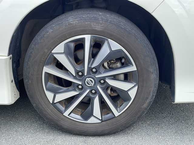 日産 セレナ ハイウェイスター V 三重県 2020(令2)年 4.3万km ブリリアントホワイトパール 純正１０型ナビ　/社外後席モニター　/アラウンドビューモニター　/プロパイロット　/純正デジタルインナーミラー　/両側電動ドア　/ビルトインＥＴＣ/ＢＳＭ　/ＬＥＤヘッドライト　/フォグライト　/電格ミラー