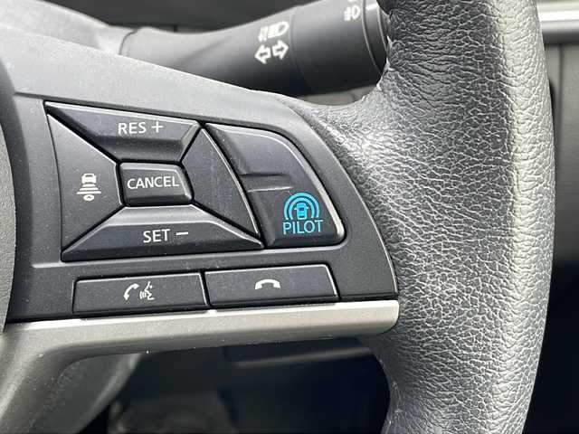 日産 セレナ ハイウェイスター V 三重県 2020(令2)年 4.3万km ブリリアントホワイトパール 純正１０型ナビ　/社外後席モニター　/アラウンドビューモニター　/プロパイロット　/純正デジタルインナーミラー　/両側電動ドア　/ビルトインＥＴＣ/ＢＳＭ　/ＬＥＤヘッドライト　/フォグライト　/電格ミラー