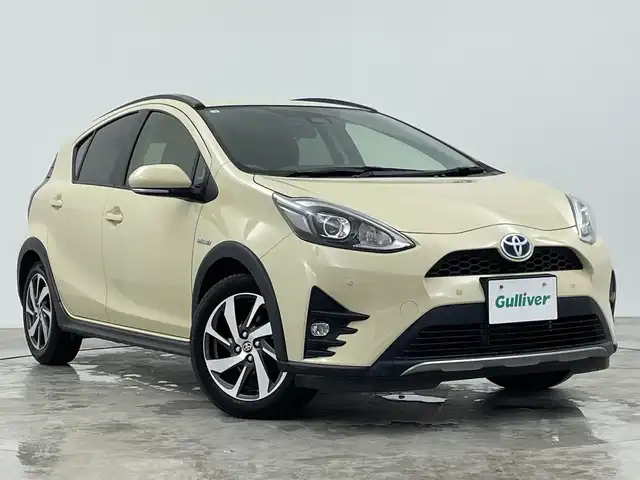 トヨタ アクア クロスオーバー 三重県 2020(令2)年 5.5万km ベージュ 純正SDナビ/バックカメラ/トヨタセーフティーセンス /プリクラッシュセーフティ/LDW/前後クリアランスソナー /AHB/オートライト/LEDジェッドライト/フォグランプ/ルーフレール /純正ビルトインETC/オートエアコン/シートヒーター /ハーフレザーシート /革巻きステアリング/ステアリングスイッチ /スマートキー/プッシュスタート