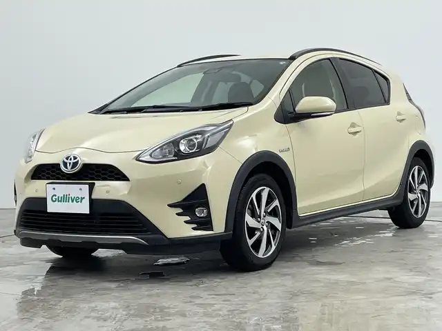 トヨタ アクア クロスオーバー 三重県 2020(令2)年 5.5万km ベージュ 純正SDナビ/バックカメラ/トヨタセーフティーセンス /プリクラッシュセーフティ/LDW/前後クリアランスソナー /AHB/オートライト/LEDジェッドライト/フォグランプ/ルーフレール /純正ビルトインETC/オートエアコン/シートヒーター /ハーフレザーシート /革巻きステアリング/ステアリングスイッチ /スマートキー/プッシュスタート