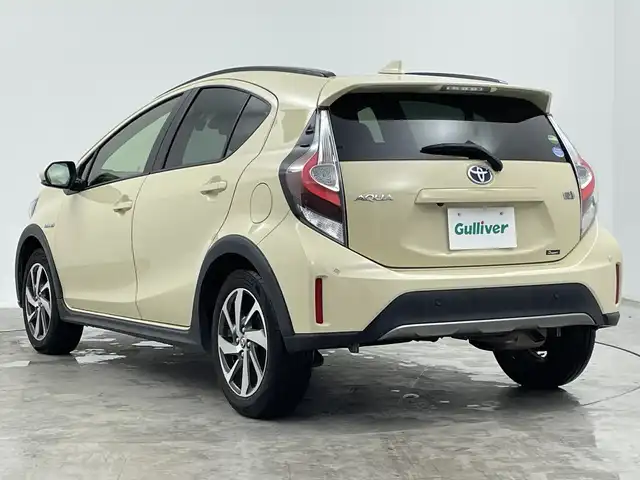 トヨタ アクア クロスオーバー 三重県 2020(令2)年 5.5万km ベージュ 純正SDナビ/バックカメラ/トヨタセーフティーセンス /プリクラッシュセーフティ/LDW/前後クリアランスソナー /AHB/オートライト/LEDジェッドライト/フォグランプ/ルーフレール /純正ビルトインETC/オートエアコン/シートヒーター /ハーフレザーシート /革巻きステアリング/ステアリングスイッチ /スマートキー/プッシュスタート