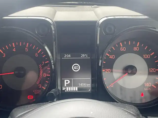 スズキ ジムニー XC 三重県 2025(令7)年 0.2万km ジャングルグリーン カロッツェリアメモリナビ/　＊フルセグテレビ/Bluetooth/CD/DVD/セーフティサポート（予防安全技術）/アイドリングストップ/クルーズコントロール/LEDヘッドランプ/オートライト/ヘッドランプウォッシャー/ブラックドアミラー（電動格納機能/ヒーター/ウィンカー）/背面タイヤ/175/80R16タイヤ/　＊16インチアルミホイール/プライバシーガラス/革巻ステアリングホイール/SRSエアバック（運転席/助手席/サイド/カーテン）/オートエアコン/キーレス/プッシュスタート