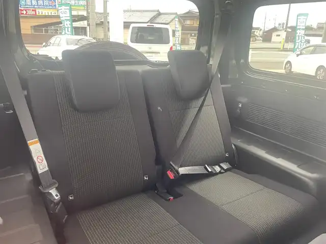 スズキ ジムニー XC 三重県 2025(令7)年 0.2万km ジャングルグリーン カロッツェリアメモリナビ/　＊フルセグテレビ/Bluetooth/CD/DVD/セーフティサポート（予防安全技術）/アイドリングストップ/クルーズコントロール/LEDヘッドランプ/オートライト/ヘッドランプウォッシャー/ブラックドアミラー（電動格納機能/ヒーター/ウィンカー）/背面タイヤ/175/80R16タイヤ/　＊16インチアルミホイール/プライバシーガラス/革巻ステアリングホイール/SRSエアバック（運転席/助手席/サイド/カーテン）/オートエアコン/キーレス/プッシュスタート