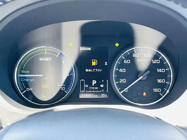 三菱 アウトランダー ＰＨＥＶ G 徳島県 2019(平31)年 1.9万km ルビーブラックP ・純正ナビ/・全方位モニター/・オプションＢＳＭ/・フルセグテレビ/・ＥＴＣ2.0/・ドライブレコーダー/・クリアランスソナー/・パワーシート/・ステアリングヒーター/・１００Ｖ電源/・シートヒーター/・ＬＥＤライト/・充電ケーブル/・スマートキー/・プッシュスタート