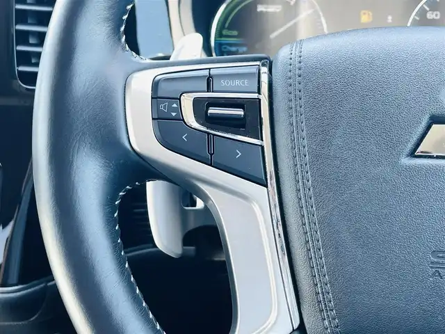 三菱 アウトランダー ＰＨＥＶ G 徳島県 2019(平31)年 1.9万km ルビーブラックP ・純正ナビ/・全方位モニター/・オプションＢＳＭ/・フルセグテレビ/・ＥＴＣ2.0/・ドライブレコーダー/・クリアランスソナー/・パワーシート/・ステアリングヒーター/・１００Ｖ電源/・シートヒーター/・ＬＥＤライト/・充電ケーブル/・スマートキー/・プッシュスタート