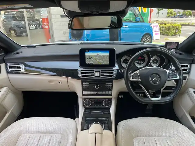 メルセデス・ベンツ ＣＬＳ５５０ 東京都 2015(平27)年 5.8万km ダイヤモンドホワイト 純正HDDナビ/・ワンセグTV/・Bluetooth接続/・AM・FM/本白革シート/・パワーシート/・シートヒーター/・エアーシート/サンルーフ/バックカメラ/全周囲カメラ/左右独立エアコン/スマートキー/ETC/ドラレコ/コーナーセンサー/パドルシフト/ABS/SRSエアバッグ/LEDヘッドランプ/保証書＆取扱説明書