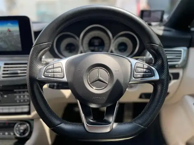 メルセデス・ベンツ ＣＬＳ５５０ 東京都 2015(平27)年 5.8万km ダイヤモンドホワイト 純正HDDナビ/・ワンセグTV/・Bluetooth接続/・AM・FM/本白革シート/・パワーシート/・シートヒーター/・エアーシート/サンルーフ/バックカメラ/全周囲カメラ/左右独立エアコン/スマートキー/ETC/ドラレコ/コーナーセンサー/パドルシフト/ABS/SRSエアバッグ/LEDヘッドランプ/保証書＆取扱説明書