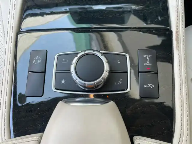 メルセデス・ベンツ ＣＬＳ５５０ 東京都 2015(平27)年 5.8万km ダイヤモンドホワイト 純正HDDナビ/・ワンセグTV/・Bluetooth接続/・AM・FM/本白革シート/・パワーシート/・シートヒーター/・エアーシート/サンルーフ/バックカメラ/全周囲カメラ/左右独立エアコン/スマートキー/ETC/ドラレコ/コーナーセンサー/パドルシフト/ABS/SRSエアバッグ/LEDヘッドランプ/保証書＆取扱説明書