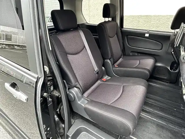 日産 セレナ ハイウェイスター Sハイブリッド 大阪府 2012(平24)年 11.8万km 黒 社外ナビ/（フルセグ／ＢＴ／ＣＤ／ＤＶＤ）/バックカメラ/横滑り機能/社外後席用モニター/純正フロアマット/両側パワースライドドア/３列シート/社外１５インチＡＷ/取扱説明書