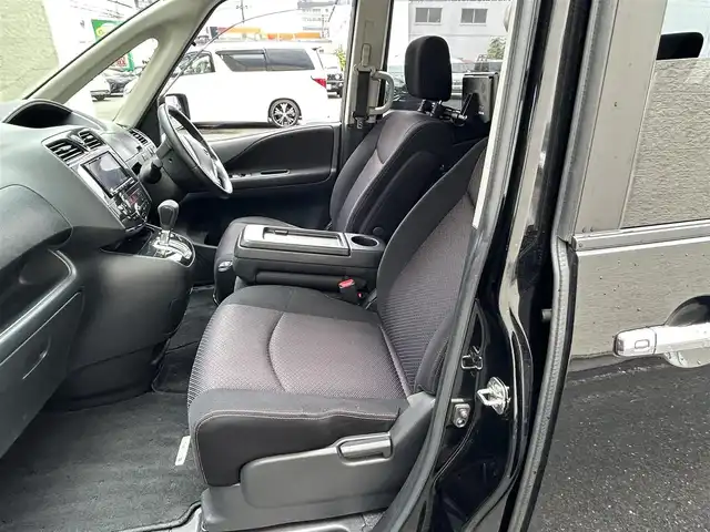 日産 セレナ ハイウェイスター Sハイブリッド 大阪府 2012(平24)年 11.8万km 黒 社外ナビ/（フルセグ／ＢＴ／ＣＤ／ＤＶＤ）/バックカメラ/横滑り機能/社外後席用モニター/純正フロアマット/両側パワースライドドア/３列シート/社外１５インチＡＷ/取扱説明書