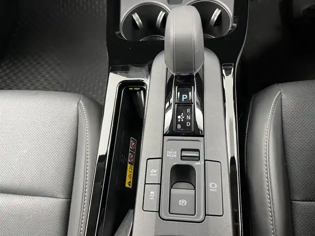 トヨタ プリウス Z 愛知県 2024(令6)年 2万km アティチュードブラックマイカ ワンオーナー/トヨタセーフティセンス/純正ナビ/（Bluetooth/フルセグTV/Apple CarPlay）/全方位カメラ/ブラインドスポットモニター/デジタルインナーミラー/ETC2.0/ドライブレコーダー/電動リアゲード/オートライト/純正LEDライト/純正AW/純正フロアマット/パワーシート/シートヒーター/シートクーラー/ステアリングヒーター/電動格納ミラー