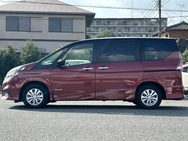 日産 セレナ ハイウェイスター Vセレクション 埼玉県 2017(平29)年 12.8万km マルーンレッド 2トーン (株)IDOMが運営する【じしゃロン鳩ヶ谷店】の自社ローン専用車両になりますこちらは現金またはオートローンご利用時の価格です。自社ローンご希望の方は別途その旨お申付け下さい/純正SDナビ(品番:MM317D-W)/・AM/FM・CD・DVD・BT・AUX/セーフティパックA/・踏み間違い衝突防止アシスト/・インテリジェント パーキングアシスト/・進入禁止標識検知/両側パワースライドドア/ハンズフリーオートスライドドア/LDW(車線逸脱警報)/クリアランスソナー/アラウンドビューモニター/前後ドライブレコーダー(品番：ZDR-015)/ETC/純正フロアマット/ステアリングスイッチ/D+N席背面ドリンクホルダー/LEDヘッドライト/電格ウインカーミラー