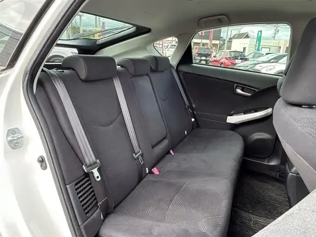 トヨタ プリウス S ツーリングセレクション 長野県 2013(平25)年 9.9万km ホワイトパールクリスタルシャイン ・純正SDメモリーナビ/(Bluetooth/フルセグTV/CD/DVD)/・バックカメラ/・ビルトインETC/・AAC/・純正フロアマット/・社外アルミホイール付きサマータイヤ車載/・スマートキー/・プッシュスタート/・アイドリングストップ