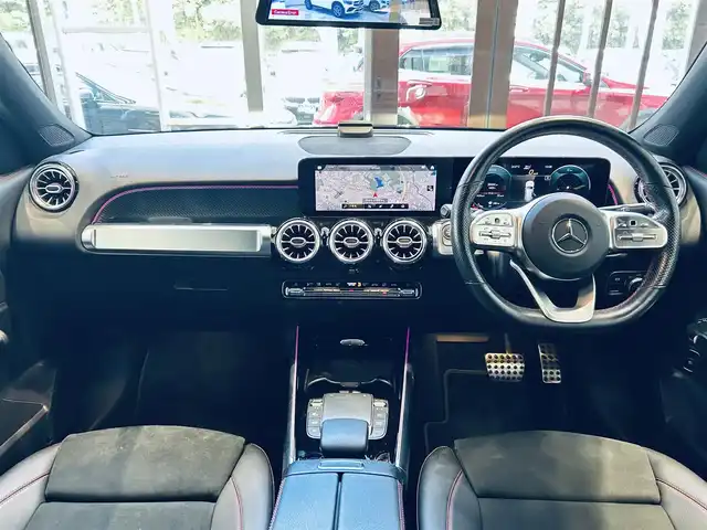 メルセデス・ベンツ ＧＬＢ２００ｄ AMGライン 大阪府 2021(令3)年 3.1万km 青 ワンオーナー/レーダーセーフティP/純正ナビ/TV/360度カメラ/ACC/純正19インチAW/LEDヘッドライト/アンビエントライト/電動リアゲート/ブラインドスポット/クリアランスソナー/ワイヤレス充電/ルーフレール/ハーフレザー/メモリ付きパワーシート/シートヒーター/ETC/ドラレコ/レーダー探知機