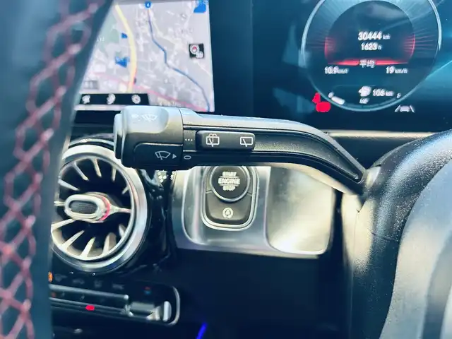 メルセデス・ベンツ ＧＬＢ２００ｄ AMGライン 大阪府 2021(令3)年 3.1万km 青 ワンオーナー/レーダーセーフティP/純正ナビ/TV/360度カメラ/ACC/純正19インチAW/LEDヘッドライト/アンビエントライト/電動リアゲート/ブラインドスポット/クリアランスソナー/ワイヤレス充電/ルーフレール/ハーフレザー/メモリ付きパワーシート/シートヒーター/ETC/ドラレコ/レーダー探知機