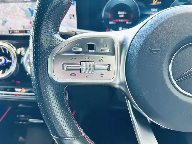 メルセデス・ベンツ ＧＬＢ２００ｄ AMGライン 大阪府 2021(令3)年 3.1万km 青 ワンオーナー/レーダーセーフティP/純正ナビ/TV/360度カメラ/ACC/純正19インチAW/LEDヘッドライト/アンビエントライト/電動リアゲート/ブラインドスポット/クリアランスソナー/ワイヤレス充電/ルーフレール/ハーフレザー/メモリ付きパワーシート/シートヒーター/ETC/ドラレコ/レーダー探知機