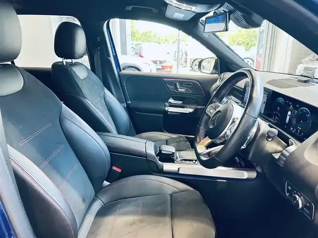 メルセデス・ベンツ ＧＬＢ２００ｄ AMGライン 大阪府 2021(令3)年 3.1万km 青 ワンオーナー/レーダーセーフティP/純正ナビ/TV/360度カメラ/ACC/純正19インチAW/LEDヘッドライト/アンビエントライト/電動リアゲート/ブラインドスポット/クリアランスソナー/ワイヤレス充電/ルーフレール/ハーフレザー/メモリ付きパワーシート/シートヒーター/ETC/ドラレコ/レーダー探知機