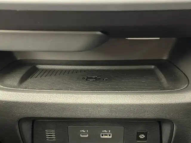 日産 セレナ e－パワー ハイウェイスター V 愛知県 2025(令7)年 0.1千km プリズムホワイト 登録済未使用車/純正12.3インチナビ/（AM/FM/Bluetooth/USB/フルセグTV）/全方位カメラ/フリップダウンモニター/ワイヤレス充電/衝突軽減ブレーキ/レーンキープアシスト/オートマチックハイビーム/プロパイロット/レーダークルーズコントロール/コーナーセンサー/ブラインドスポットモニター/デジタルインナーミラー/ETC2.0/前後ドライブレコーダー/両側パワースライドドア/純正16インチアルミホイール/スマートキー/スペアキー1本/プッシュスタート/LEDヘッドライト/フロントフォグランプ/横滑り防止装置/電子パーキングブレーキ/オートホールド/電動格納ミラー