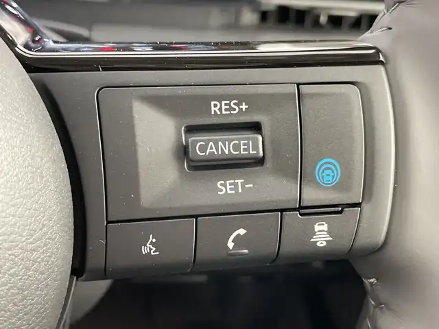 日産 セレナ e－パワー ハイウェイスター V 愛知県 2025(令7)年 0.1千km プリズムホワイト 登録済未使用車/純正12.3インチナビ/（AM/FM/Bluetooth/USB/フルセグTV）/全方位カメラ/フリップダウンモニター/ワイヤレス充電/衝突軽減ブレーキ/レーンキープアシスト/オートマチックハイビーム/プロパイロット/レーダークルーズコントロール/コーナーセンサー/ブラインドスポットモニター/デジタルインナーミラー/ETC2.0/前後ドライブレコーダー/両側パワースライドドア/純正16インチアルミホイール/スマートキー/スペアキー1本/プッシュスタート/LEDヘッドライト/フロントフォグランプ/横滑り防止装置/電子パーキングブレーキ/オートホールド/電動格納ミラー