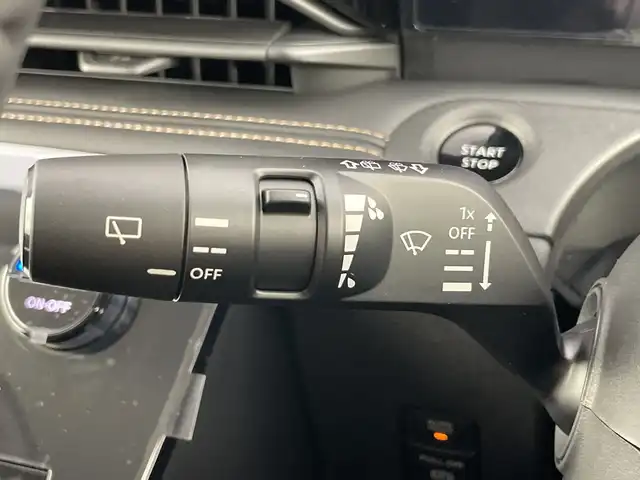 日産 セレナ e－パワー ハイウェイスター V 愛知県 2025(令7)年 0.1千km プリズムホワイト 登録済未使用車/純正12.3インチナビ/（AM/FM/Bluetooth/USB/フルセグTV）/全方位カメラ/フリップダウンモニター/ワイヤレス充電/衝突軽減ブレーキ/レーンキープアシスト/オートマチックハイビーム/プロパイロット/レーダークルーズコントロール/コーナーセンサー/ブラインドスポットモニター/デジタルインナーミラー/ETC2.0/前後ドライブレコーダー/両側パワースライドドア/純正16インチアルミホイール/スマートキー/スペアキー1本/プッシュスタート/LEDヘッドライト/フロントフォグランプ/横滑り防止装置/電子パーキングブレーキ/オートホールド/電動格納ミラー