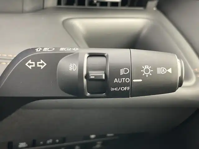 日産 セレナ e－パワー ハイウェイスター V 愛知県 2025(令7)年 0.1千km プリズムホワイト 登録済未使用車/純正12.3インチナビ/（AM/FM/Bluetooth/USB/フルセグTV）/全方位カメラ/フリップダウンモニター/ワイヤレス充電/衝突軽減ブレーキ/レーンキープアシスト/オートマチックハイビーム/プロパイロット/レーダークルーズコントロール/コーナーセンサー/ブラインドスポットモニター/デジタルインナーミラー/ETC2.0/前後ドライブレコーダー/両側パワースライドドア/純正16インチアルミホイール/スマートキー/スペアキー1本/プッシュスタート/LEDヘッドライト/フロントフォグランプ/横滑り防止装置/電子パーキングブレーキ/オートホールド/電動格納ミラー