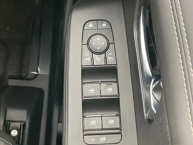 日産 セレナ e－パワー ハイウェイスター V 愛知県 2025(令7)年 0.1千km プリズムホワイト 登録済未使用車/純正12.3インチナビ/（AM/FM/Bluetooth/USB/フルセグTV）/全方位カメラ/フリップダウンモニター/ワイヤレス充電/衝突軽減ブレーキ/レーンキープアシスト/オートマチックハイビーム/プロパイロット/レーダークルーズコントロール/コーナーセンサー/ブラインドスポットモニター/デジタルインナーミラー/ETC2.0/前後ドライブレコーダー/両側パワースライドドア/純正16インチアルミホイール/スマートキー/スペアキー1本/プッシュスタート/LEDヘッドライト/フロントフォグランプ/横滑り防止装置/電子パーキングブレーキ/オートホールド/電動格納ミラー