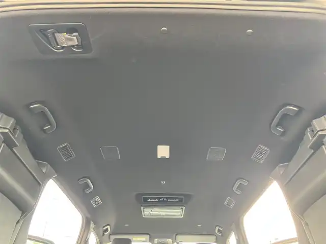 トヨタ ヴォクシー ハイブリッド S－Z 静岡県 2023(令5)年 5.9万km グリッターブラックガラスフレーク 純正10.5インチナビ(CD/DVD/BT/フルセグ)/14インチ後席モニター(V14T-R72R)/純正ETC2.0/ドライブレコーダー前後+車内/エンジンスタートボタン/パワーステアリング/パワーウィンドウ/アイドリングストップ/100V充電/スマートキー/Wオートエアコン/レーダークルーズコントロール/USB入力端子/バックカメラ/三列シート/純正フロアマット/ハーフレザーシート/D席N席シートヒーター/両側パワースライドドア/純正17インチアルミホイール/ABS/横滑り防止装置/コーナーセンサー前後/レーンキープアシスト/オートライト/オートマチックハイビーム/LEDヘッドライト/W+サイドエアバック/衝突軽減システム/HDMI接続