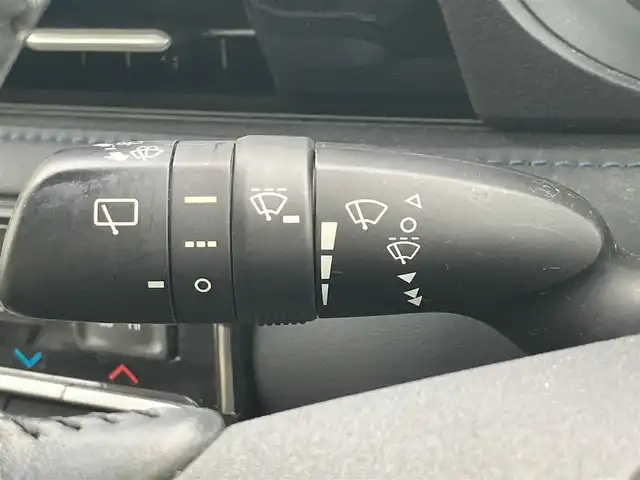 トヨタ ヴォクシー ハイブリッド S－Z 静岡県 2023(令5)年 5.9万km グリッターブラックガラスフレーク 純正10.5インチナビ(CD/DVD/BT/フルセグ)/14インチ後席モニター(V14T-R72R)/純正ETC2.0/ドライブレコーダー前後+車内/エンジンスタートボタン/パワーステアリング/パワーウィンドウ/アイドリングストップ/100V充電/スマートキー/Wオートエアコン/レーダークルーズコントロール/USB入力端子/バックカメラ/三列シート/純正フロアマット/ハーフレザーシート/D席N席シートヒーター/両側パワースライドドア/純正17インチアルミホイール/ABS/横滑り防止装置/コーナーセンサー前後/レーンキープアシスト/オートライト/オートマチックハイビーム/LEDヘッドライト/W+サイドエアバック/衝突軽減システム/HDMI接続