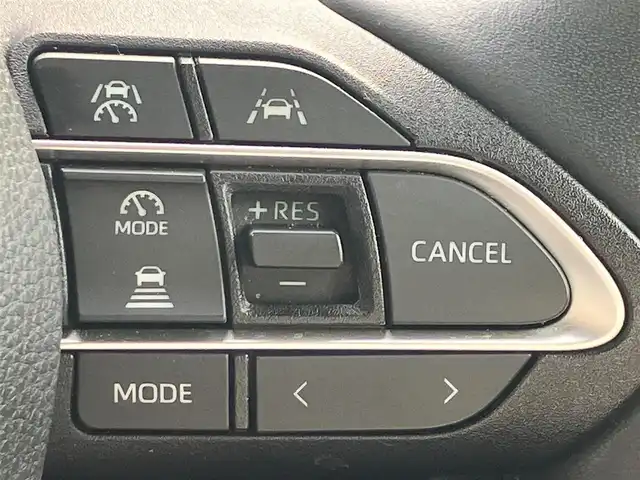 トヨタ ヴォクシー ハイブリッド S－Z 静岡県 2023(令5)年 5.9万km グリッターブラックガラスフレーク 純正10.5インチナビ(CD/DVD/BT/フルセグ)/14インチ後席モニター(V14T-R72R)/純正ETC2.0/ドライブレコーダー前後+車内/エンジンスタートボタン/パワーステアリング/パワーウィンドウ/アイドリングストップ/100V充電/スマートキー/Wオートエアコン/レーダークルーズコントロール/USB入力端子/バックカメラ/三列シート/純正フロアマット/ハーフレザーシート/D席N席シートヒーター/両側パワースライドドア/純正17インチアルミホイール/ABS/横滑り防止装置/コーナーセンサー前後/レーンキープアシスト/オートライト/オートマチックハイビーム/LEDヘッドライト/W+サイドエアバック/衝突軽減システム/HDMI接続