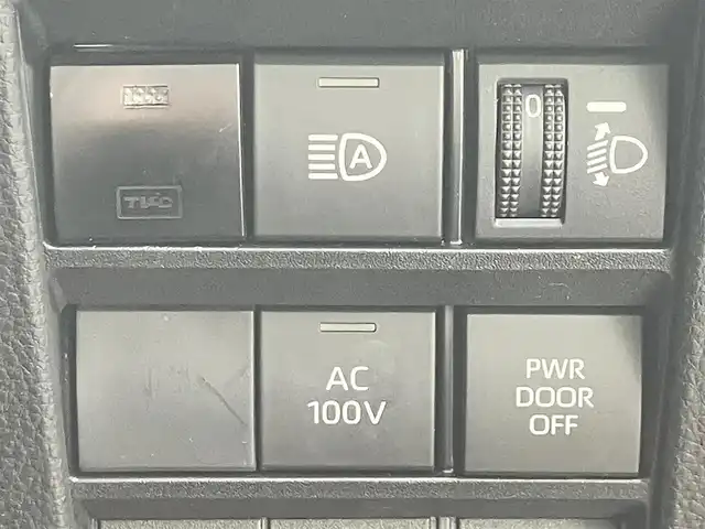 トヨタ ヴォクシー ハイブリッド S－Z 静岡県 2023(令5)年 5.9万km グリッターブラックガラスフレーク 純正10.5インチナビ(CD/DVD/BT/フルセグ)/14インチ後席モニター(V14T-R72R)/純正ETC2.0/ドライブレコーダー前後+車内/エンジンスタートボタン/パワーステアリング/パワーウィンドウ/アイドリングストップ/100V充電/スマートキー/Wオートエアコン/レーダークルーズコントロール/USB入力端子/バックカメラ/三列シート/純正フロアマット/ハーフレザーシート/D席N席シートヒーター/両側パワースライドドア/純正17インチアルミホイール/ABS/横滑り防止装置/コーナーセンサー前後/レーンキープアシスト/オートライト/オートマチックハイビーム/LEDヘッドライト/W+サイドエアバック/衝突軽減システム/HDMI接続