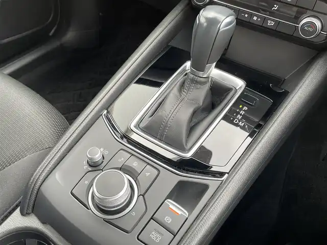 マツダ ＣＸ－５ XD スマートエディション 佐賀県 2021(令3)年 5.5万km ジェットブラックマイカ 純正10.25インチSDナビゲーション/・フルセグTV/AM/FM/USB/Bluetooth/360°ビュー・モニター/前後ドライブレコーダー/電子パーキングブレーキ/・AUTO HOLD機能/ISOFIX対応/革巻きステアリング/ステアリングリモコン/純正17インチアルミホイール/純正LEDヘッドライト/・オートマチックハイビーム/新車保証書/スペアキー１本/i-ACTIVSENS/・アダプティブクルーズコントロール/・車線逸脱警報機能/・ブラインドスポットモニタリングシステム/・レーンキープアシストシステム/・衝突軽減ブレーキ(SBS/SCBS)/・ドライバーアテンションアラート/・パーキングセンサーシステム