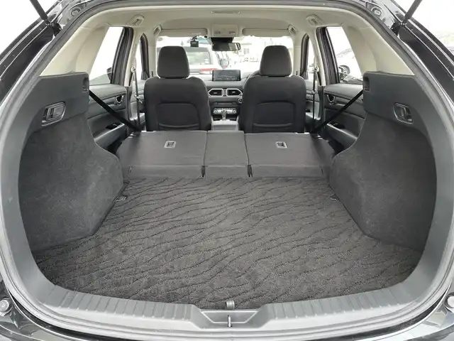 マツダ ＣＸ－５ XD スマートエディション 佐賀県 2021(令3)年 5.5万km ジェットブラックマイカ 純正10.25インチSDナビゲーション/・フルセグTV/AM/FM/USB/Bluetooth/360°ビュー・モニター/前後ドライブレコーダー/電子パーキングブレーキ/・AUTO HOLD機能/ISOFIX対応/革巻きステアリング/ステアリングリモコン/純正17インチアルミホイール/純正LEDヘッドライト/・オートマチックハイビーム/新車保証書/スペアキー１本/i-ACTIVSENS/・アダプティブクルーズコントロール/・車線逸脱警報機能/・ブラインドスポットモニタリングシステム/・レーンキープアシストシステム/・衝突軽減ブレーキ(SBS/SCBS)/・ドライバーアテンションアラート/・パーキングセンサーシステム