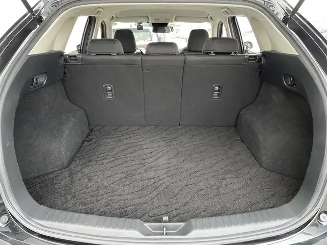 マツダ ＣＸ－５ XD スマートエディション 佐賀県 2021(令3)年 5.5万km ジェットブラックマイカ 純正10.25インチSDナビゲーション/・フルセグTV/AM/FM/USB/Bluetooth/360°ビュー・モニター/前後ドライブレコーダー/電子パーキングブレーキ/・AUTO HOLD機能/ISOFIX対応/革巻きステアリング/ステアリングリモコン/純正17インチアルミホイール/純正LEDヘッドライト/・オートマチックハイビーム/新車保証書/スペアキー１本/i-ACTIVSENS/・アダプティブクルーズコントロール/・車線逸脱警報機能/・ブラインドスポットモニタリングシステム/・レーンキープアシストシステム/・衝突軽減ブレーキ(SBS/SCBS)/・ドライバーアテンションアラート/・パーキングセンサーシステム