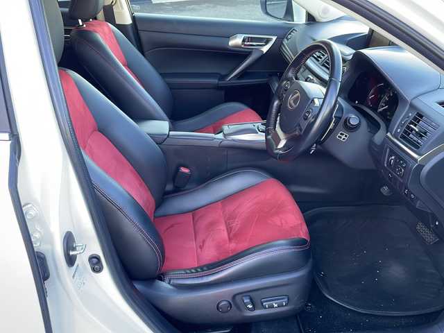 レクサス ＣＴ 200h クールツーリングスタイル 新潟県 2016(平28)年 4.8万km ソニッククォーツ 純正ナビ（BT/DTV）/パワーシート/シートヒーター/ハーフレザー/前後コーナーセンサー/バックカメラ/パドルシフト/ETC2.0/LEDライト/クルーズコントロール/オートライト/スペアキー/夏冬タイヤ/フォグランプ/ドアバイザー/電動格納ミラー