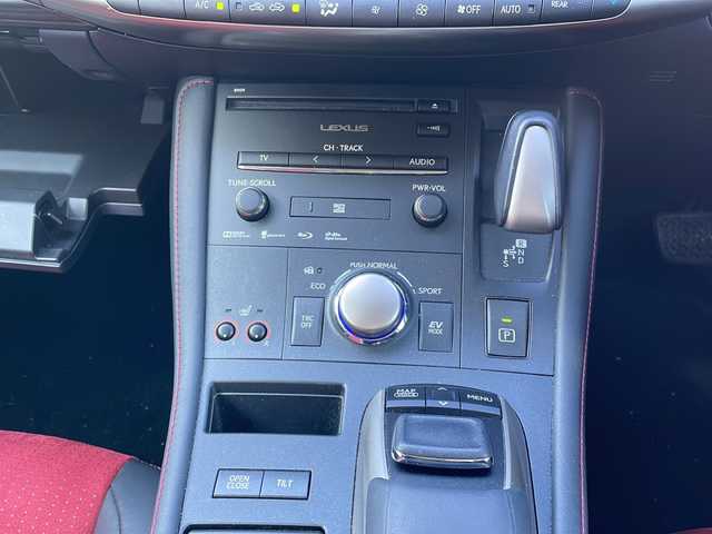 レクサス ＣＴ 200h クールツーリングスタイル 新潟県 2016(平28)年 4.8万km ソニッククォーツ 純正ナビ（BT/DTV）/パワーシート/シートヒーター/ハーフレザー/前後コーナーセンサー/バックカメラ/パドルシフト/ETC2.0/LEDライト/クルーズコントロール/オートライト/スペアキー/夏冬タイヤ/フォグランプ/ドアバイザー/電動格納ミラー