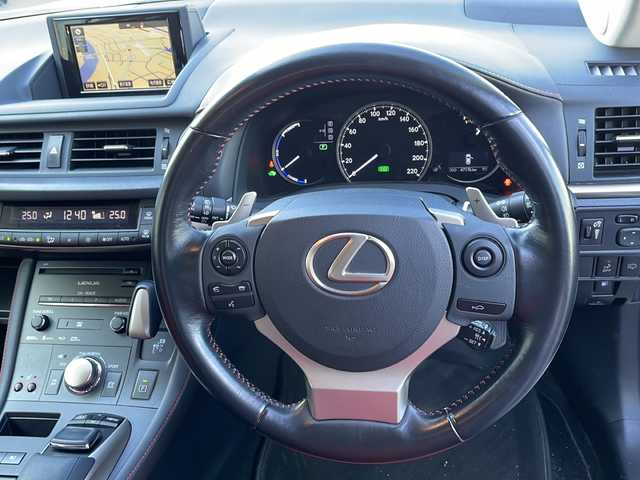 レクサス ＣＴ 200h クールツーリングスタイル 新潟県 2016(平28)年 4.8万km ソニッククォーツ 純正ナビ（BT/DTV）/パワーシート/シートヒーター/ハーフレザー/前後コーナーセンサー/バックカメラ/パドルシフト/ETC2.0/LEDライト/クルーズコントロール/オートライト/スペアキー/夏冬タイヤ/フォグランプ/ドアバイザー/電動格納ミラー