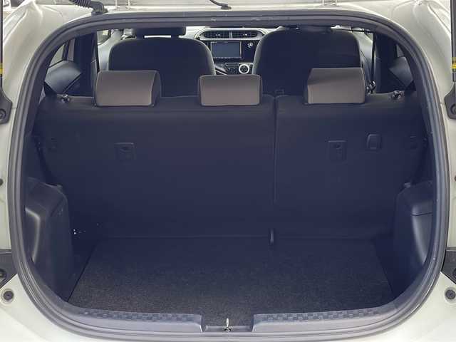 トヨタ アクア S グランパー 長野県 2020(令2)年 5.6万km ホワイトパールクリスタルシャイン 禁煙車/社外ナビ/【CN-RE06D】/BluetoothAudio/DVD再生可能/フルセグTV/バックカメラ/ETC/ステアリングスイッチ/LEDヘッドライト/電動格納ミラー/純正フロアマット/ドアバイザー