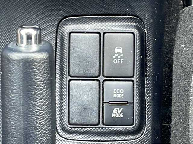 トヨタ アクア S グランパー 長野県 2020(令2)年 5.6万km ホワイトパールクリスタルシャイン 禁煙車/社外ナビ/【CN-RE06D】/BluetoothAudio/DVD再生可能/フルセグTV/バックカメラ/ETC/ステアリングスイッチ/LEDヘッドライト/電動格納ミラー/純正フロアマット/ドアバイザー