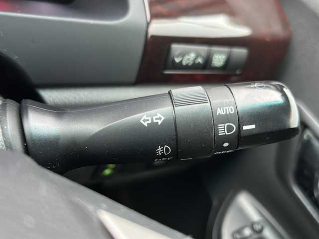 トヨタ ヴェルファイア 2．4Z 茨城県 2012(平24)年 7.4万km ブラック ALPINEナビ/【フルセグTV/CD/DVD/Bluetooth】/バックカメラ/ALPINEフリップダウンモニター/両側パワースライドドア/コーナーセンサー/横滑り防止装置/純正18インチAW/オートライト/HIDライト/革巻きステアリング/ステアリングスイッチ/純正フロアマット/電動格納ミラー