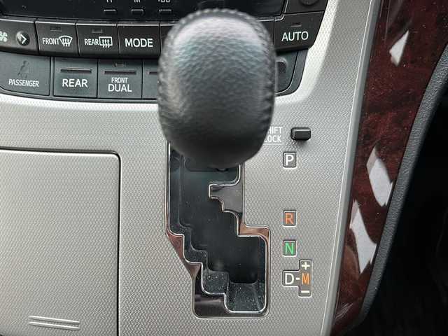 トヨタ ヴェルファイア 2．4Z 茨城県 2012(平24)年 7.4万km ブラック ALPINEナビ/【フルセグTV/CD/DVD/Bluetooth】/バックカメラ/ALPINEフリップダウンモニター/両側パワースライドドア/コーナーセンサー/横滑り防止装置/純正18インチAW/オートライト/HIDライト/革巻きステアリング/ステアリングスイッチ/純正フロアマット/電動格納ミラー